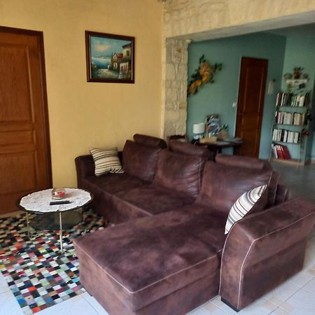 Les Quatre Saisons Villa Saint-Angeau ภายนอก รูปภาพ
