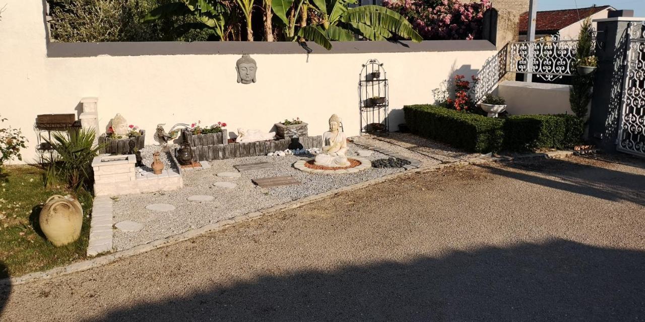 Les Quatre Saisons Villa Saint-Angeau ภายนอก รูปภาพ