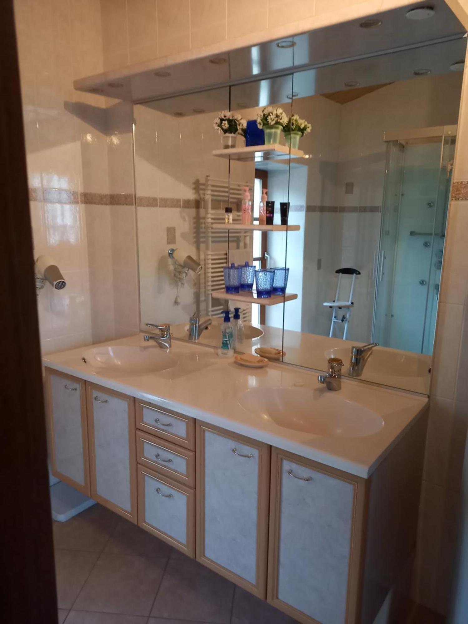 Les Quatre Saisons Villa Saint-Angeau ภายนอก รูปภาพ