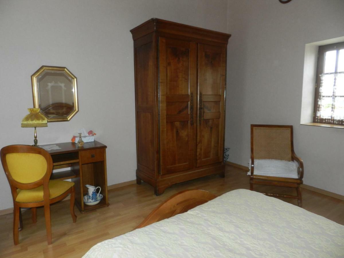 Les Quatre Saisons Villa Saint-Angeau ภายนอก รูปภาพ